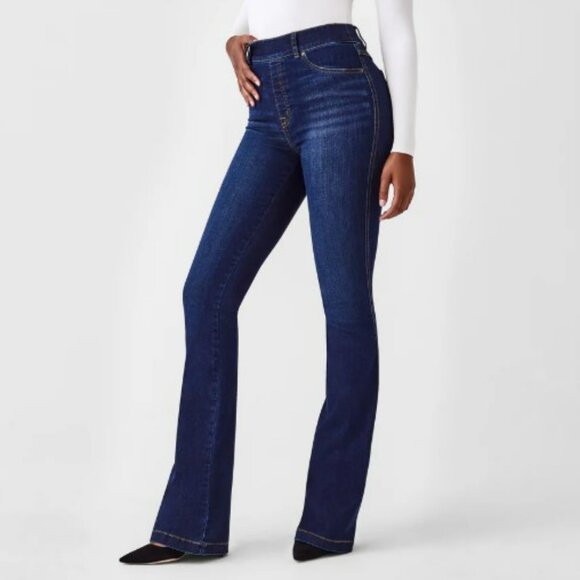 Spanx SPANXshape EveryWear Flare Jeans $148 - Size Small -  NWT - Midnight Shade - Picture 1 of 13